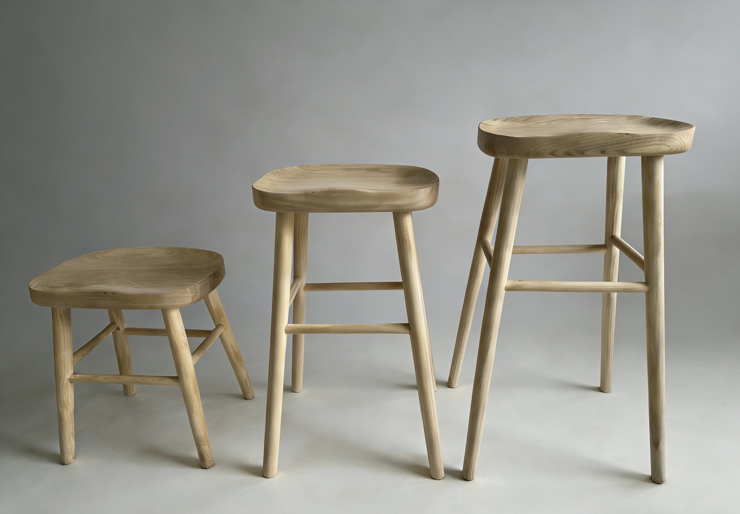 Customizable Solid Wood High Stool | Minimalist Ash Wood Bar Chair with Ergonomic Backrest
